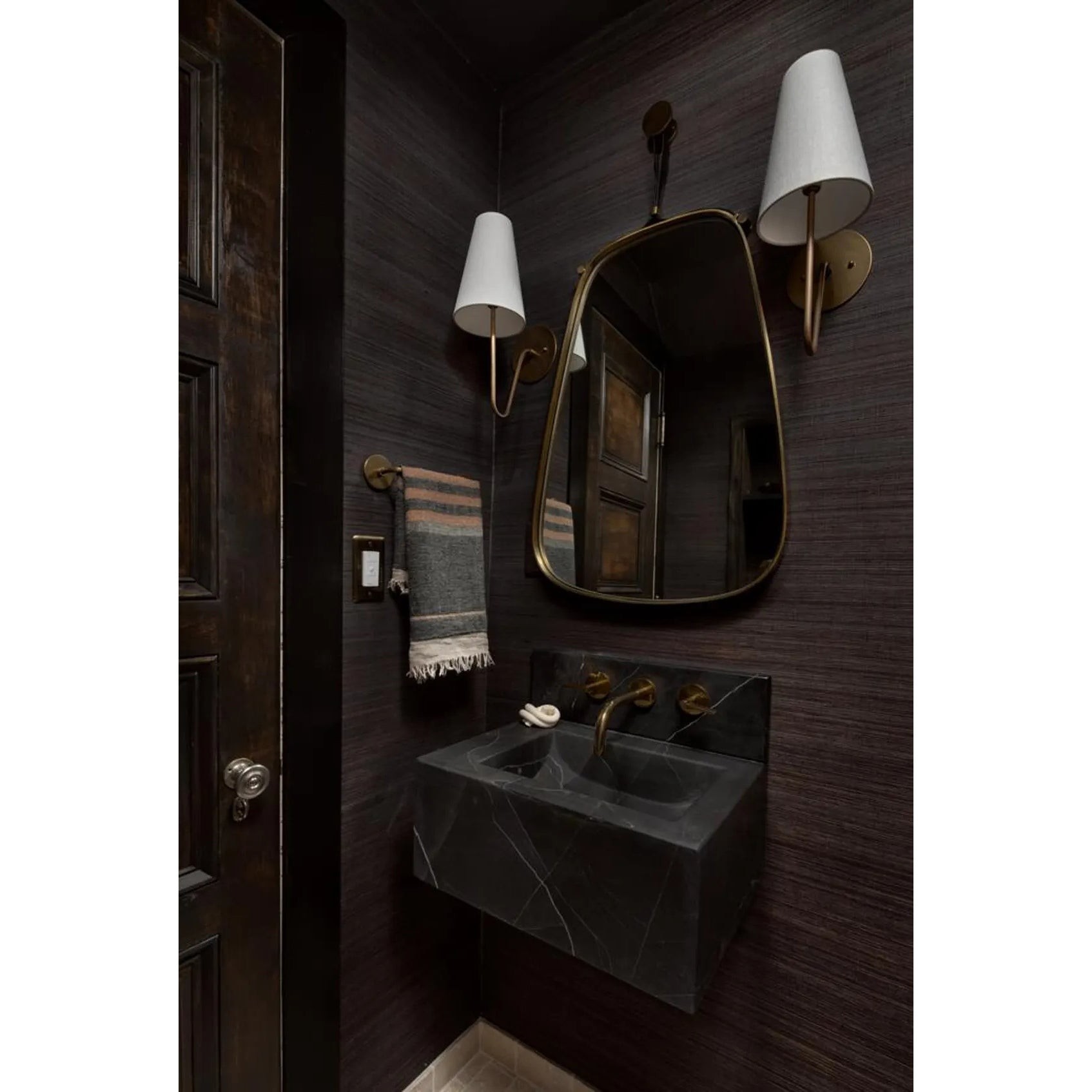 Scoop wandlamp HL3309
