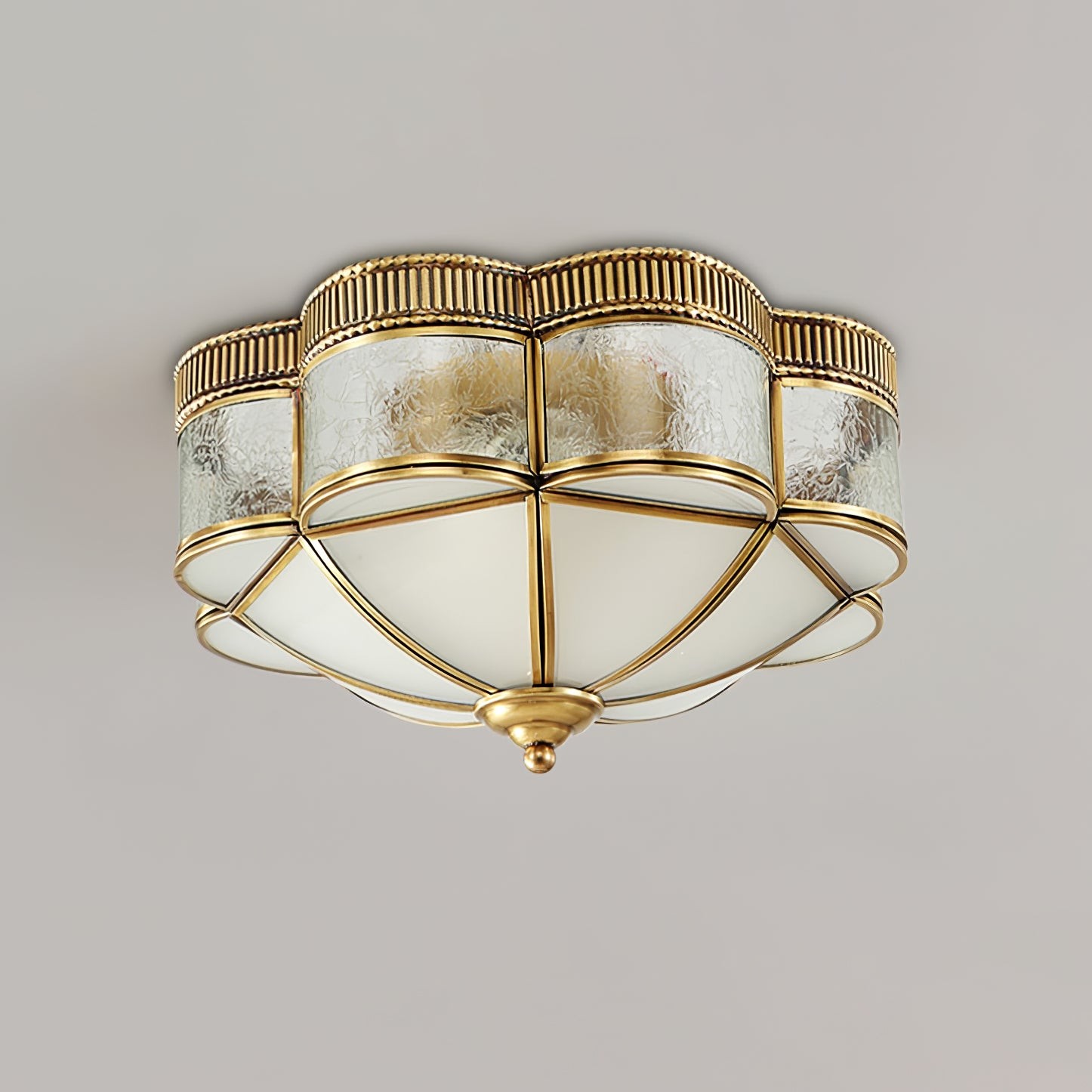 Plafondlamp met koepel van messing HL391