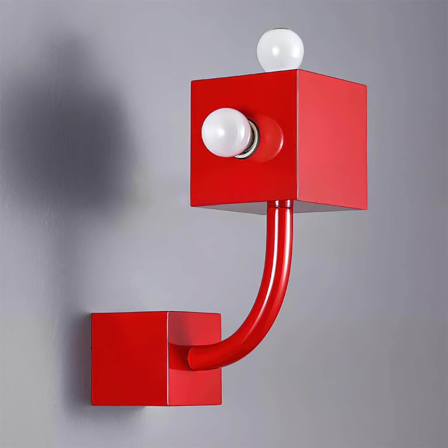 Rode kubus metalen wandlamp HL792