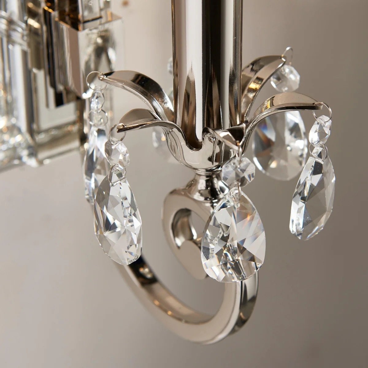 Talonis Crystal Accent Wandlamp - Gebogen Chromen Arm Design voor Woonkamer en Hal HL2180