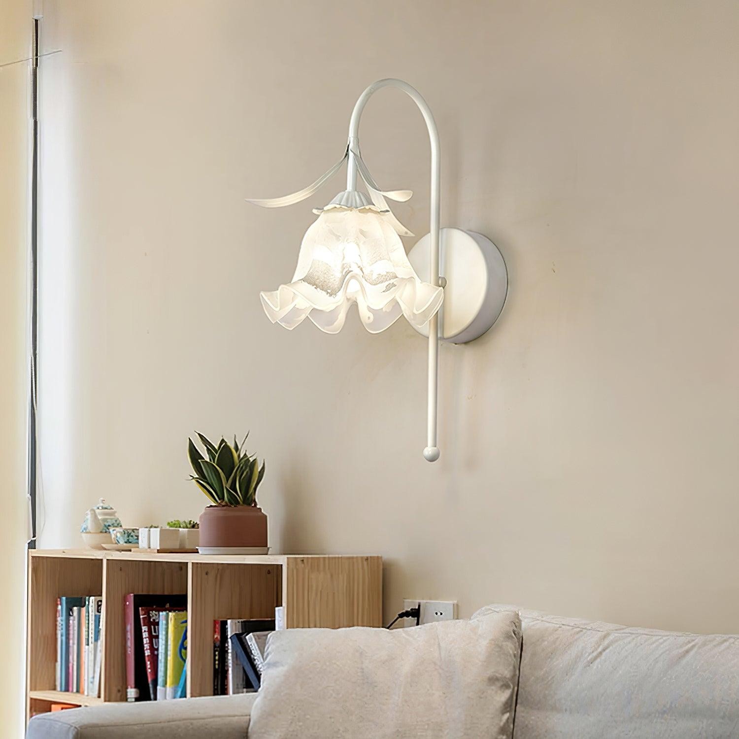 Franse crèmekleurige bloemenwandlamp HL582