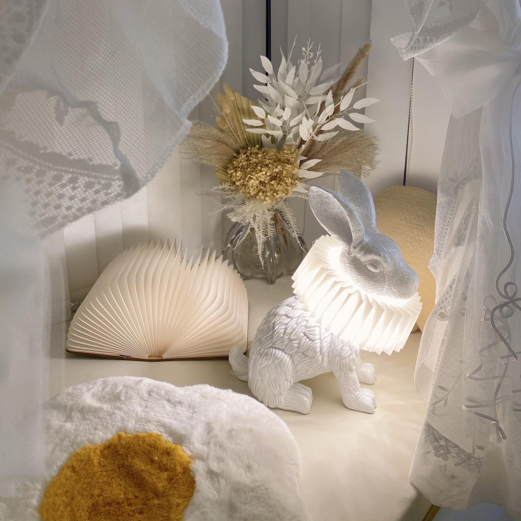 Moderne Witte Konijn Creatieve Hars Tafellamp
