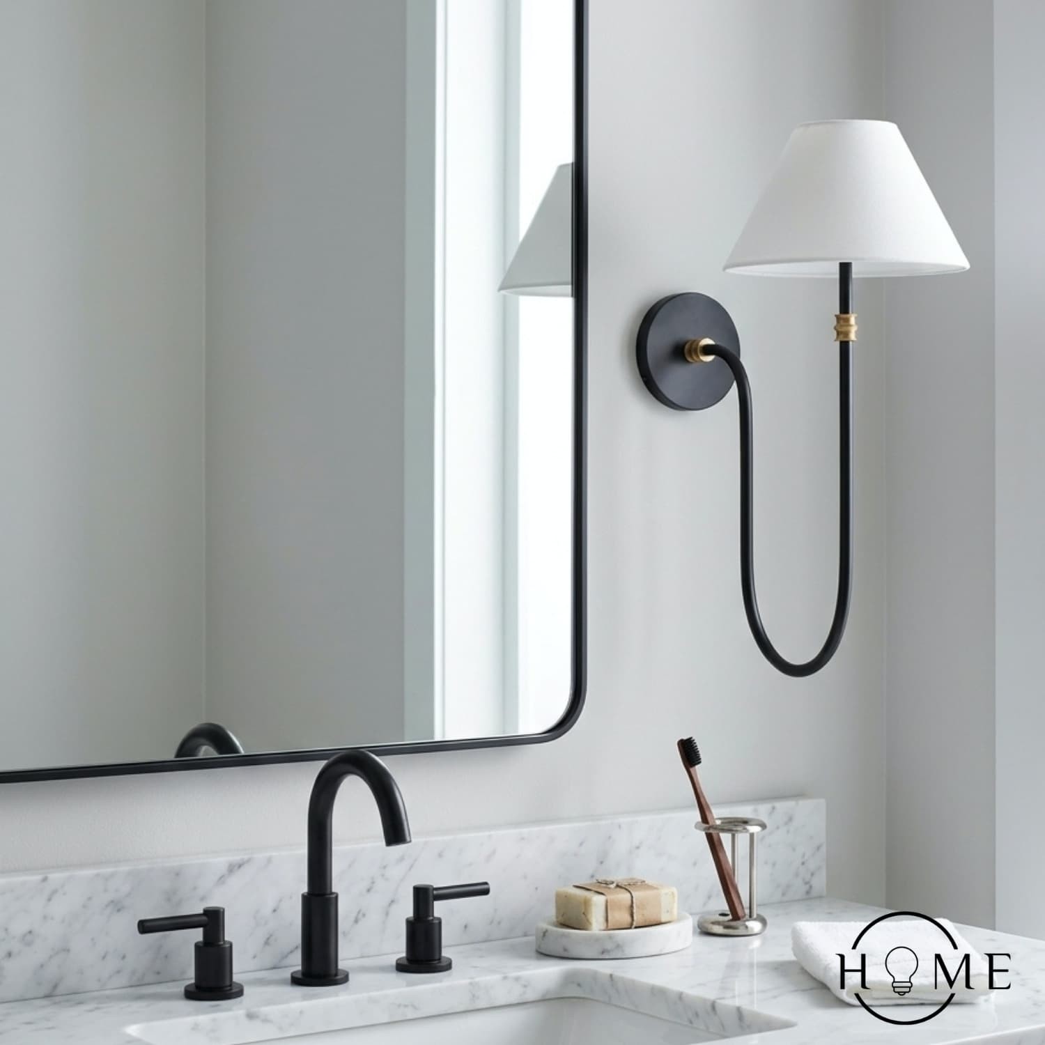 Calin Classic Wandlamp - IJzeren Wandlamp met Witte Linnen Kap HL1549