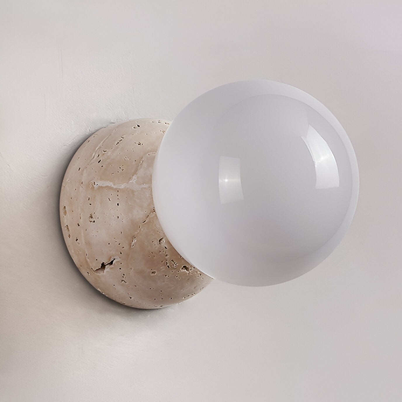 Ronde wandarmatuur van travertijnglas HL3492