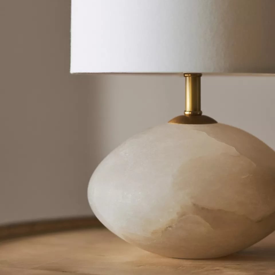 Albi tafellamp met slanke cilindervormige voet - Warme gloed voor moderne interieurs en kleine ruimtes HL1903
