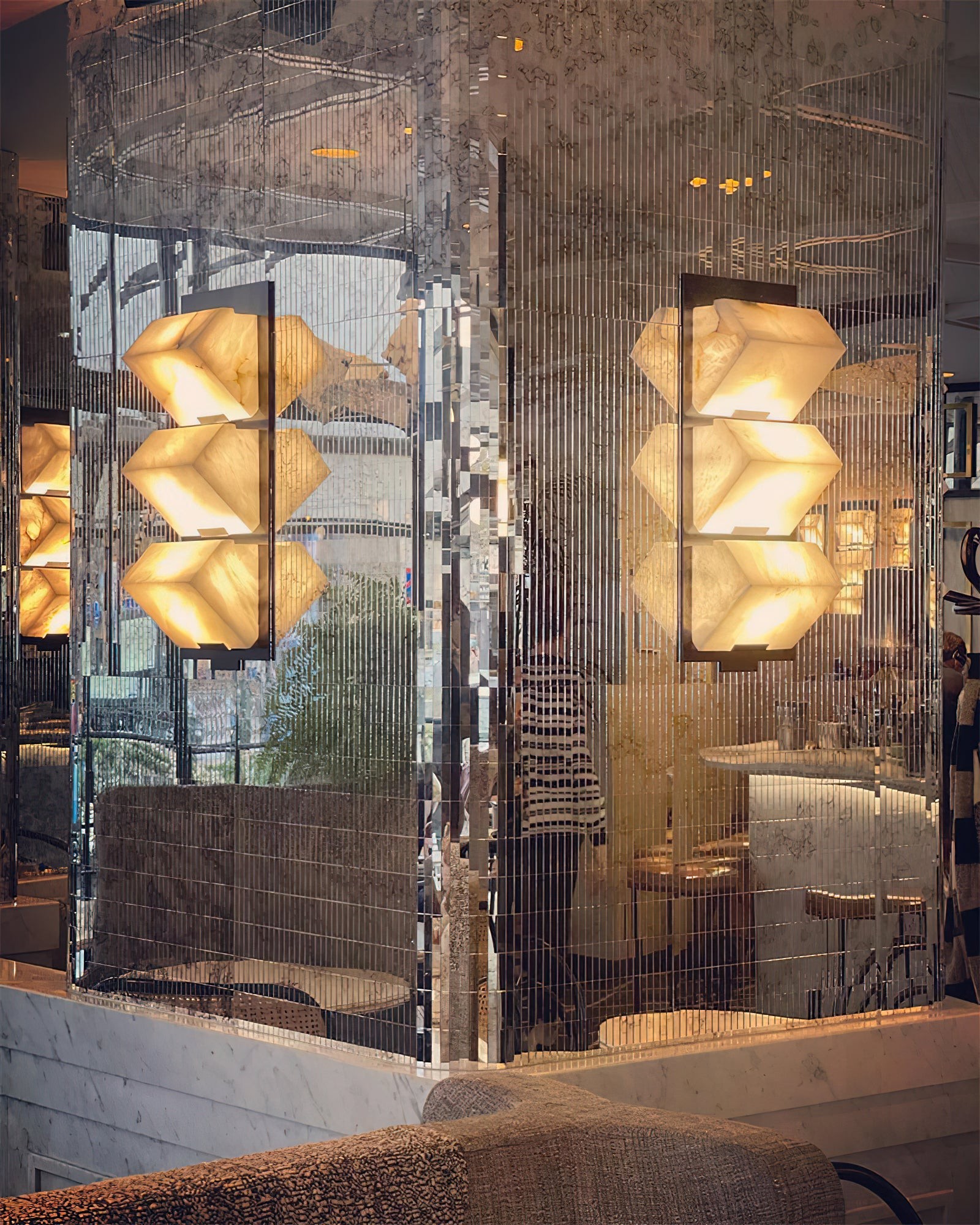 Albasten wandlamp voor trappenhuis HL3201