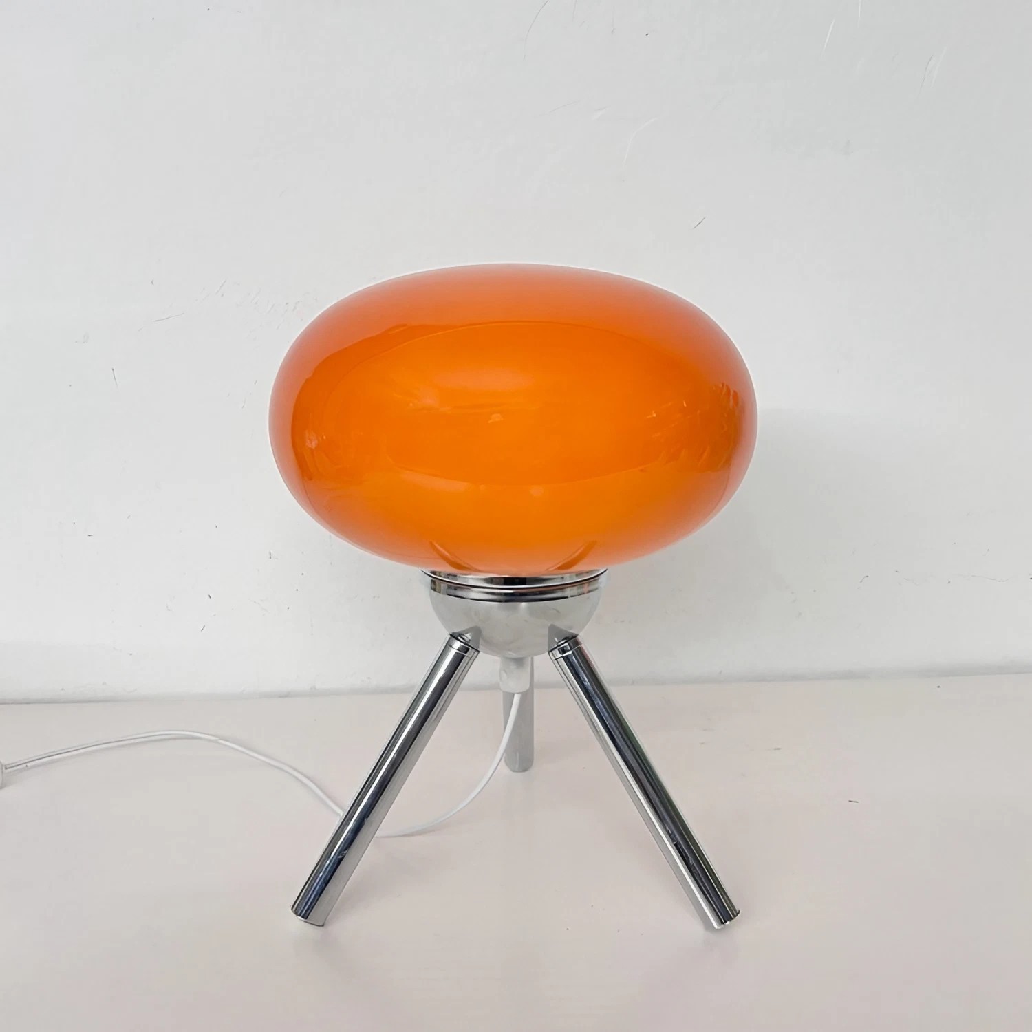 Lollipop moderne Bauhaus glazen driepoot tafellamp HL96