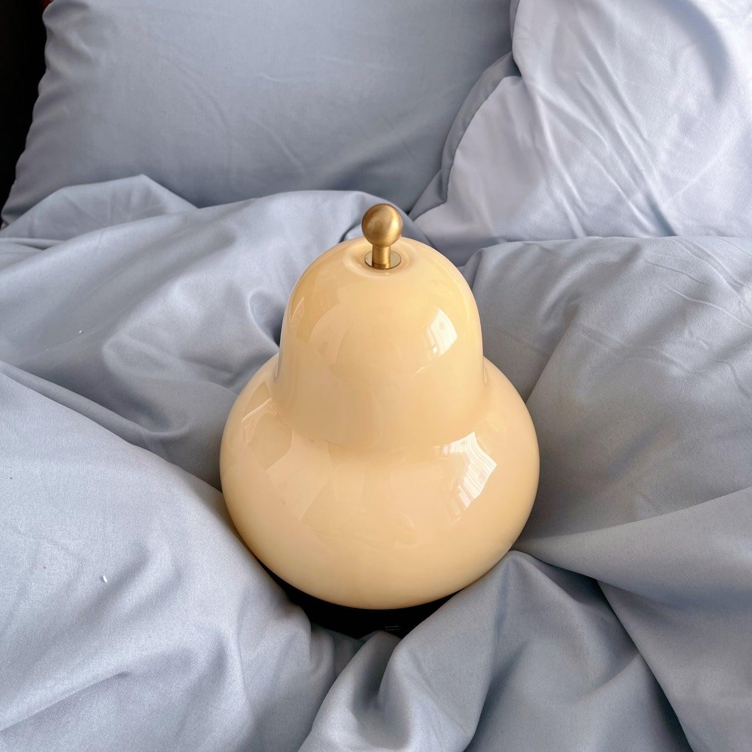 Schattige peervormige tafellamp HL629