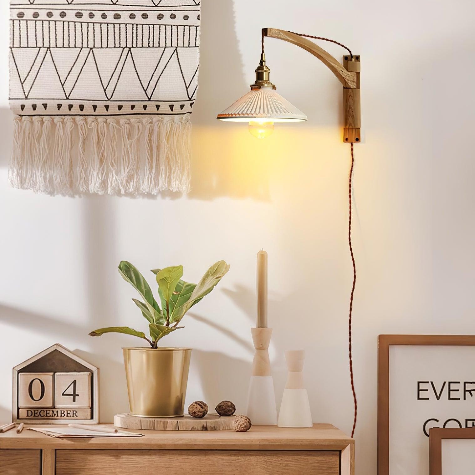 Walnoot Taps Toelopende Geribbelde Keramische Zwenkarm Wandlamp HL1077