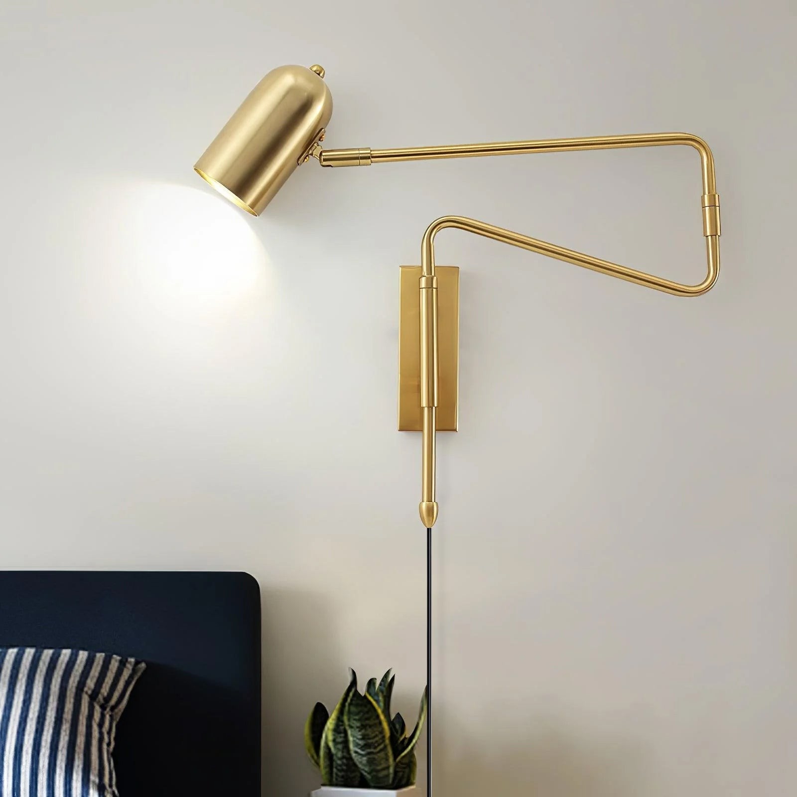Verstelbare arm wandlamp met stekker HL2924