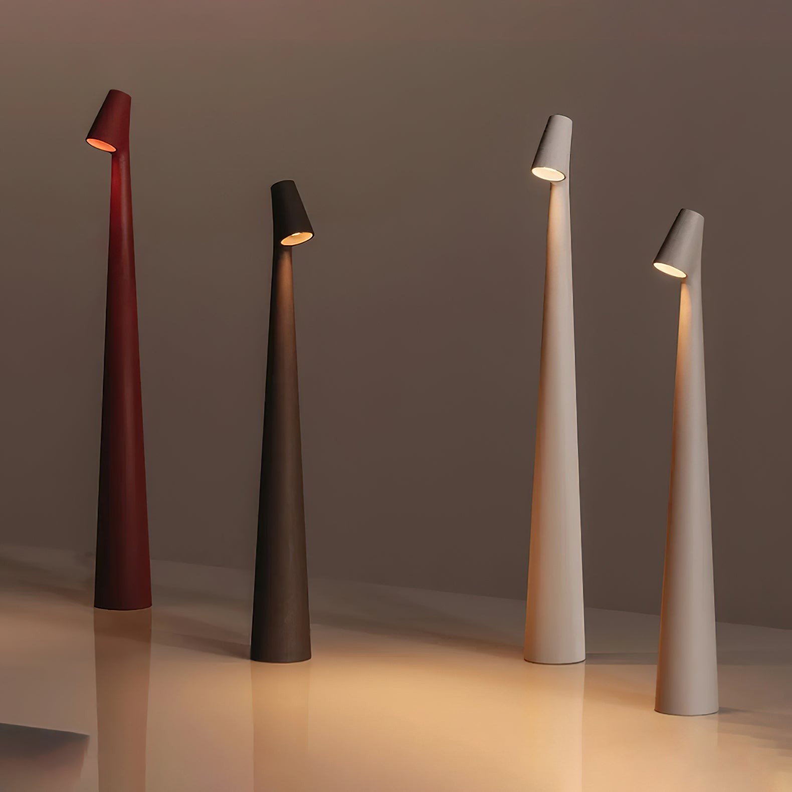 Creatieve hoge draagbare tafellamp HL343