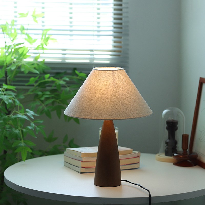 Retro houten tafellamp van imitatieschapenvachtlinnen HL222