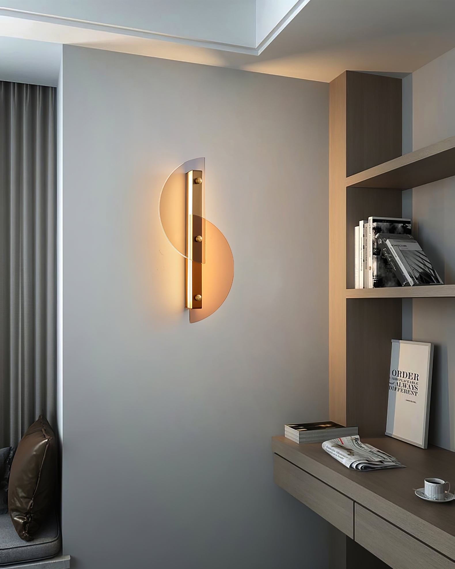 Eenvoudige waaiervormige glazen boogwandlamp HL635