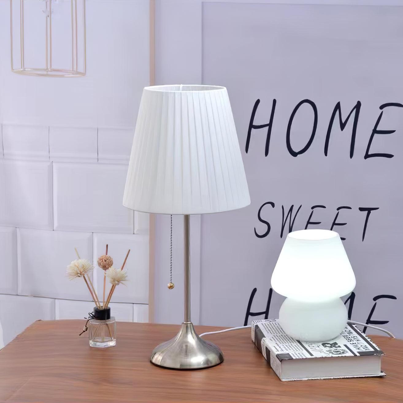 Metalen voet nachtkastje lamp HL359