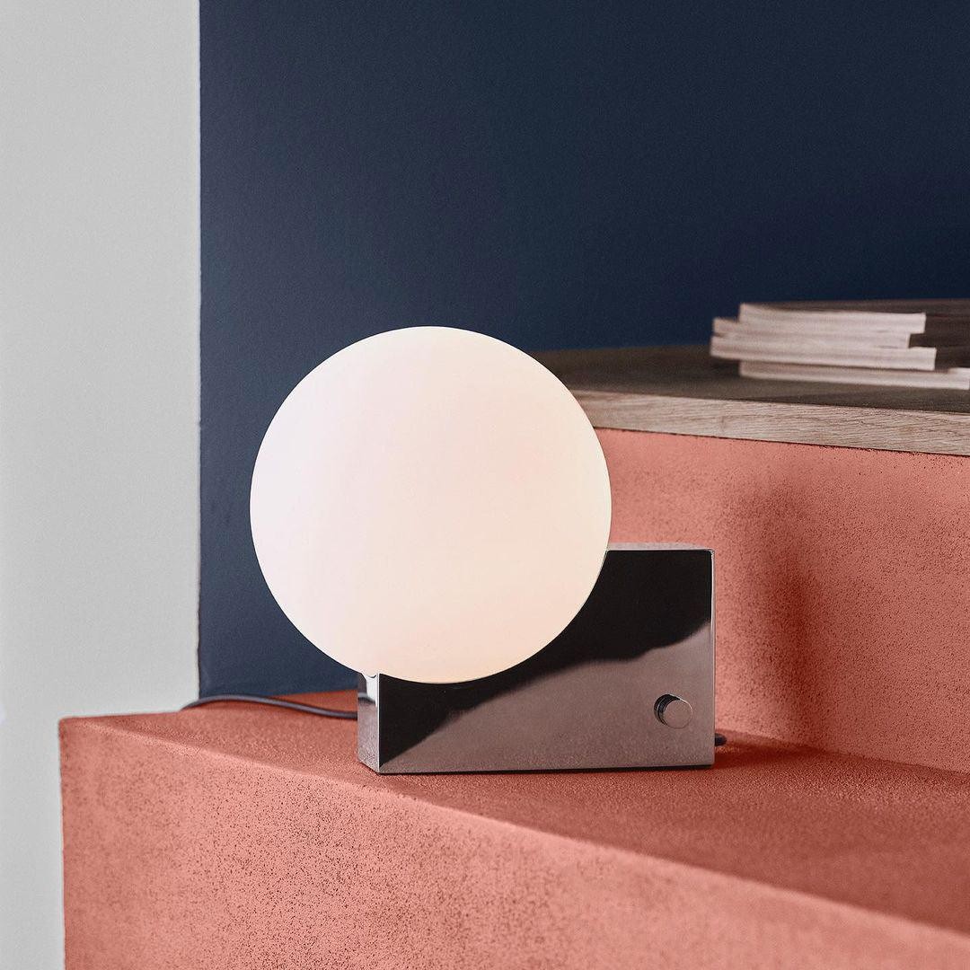 Geometrische lampenvoet glazen bol tafellamp HL523