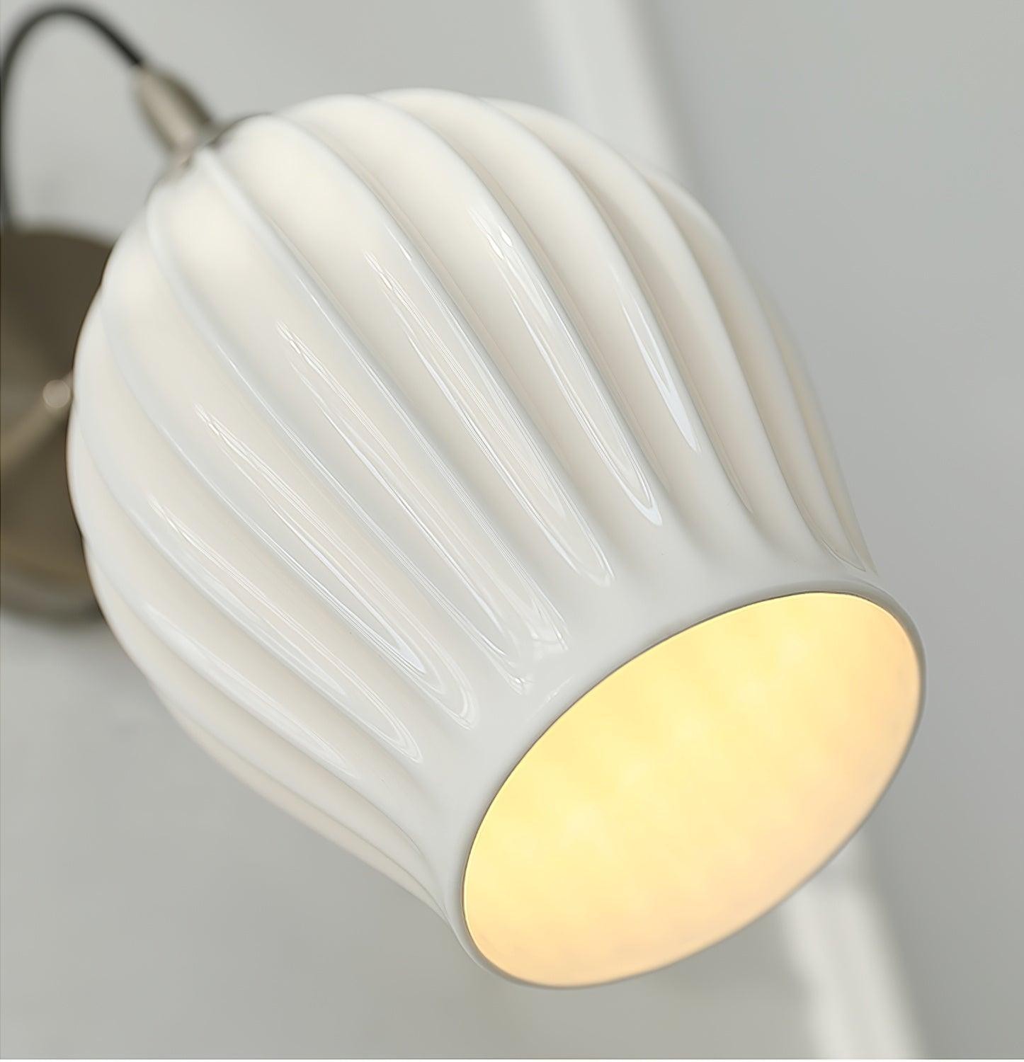 Crèmekleurige keramische geribbelde wandlamp HL498