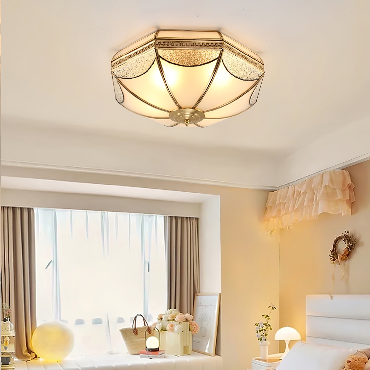 Plafondlamp in de vorm van een koepel in pakhuisvorm HL834