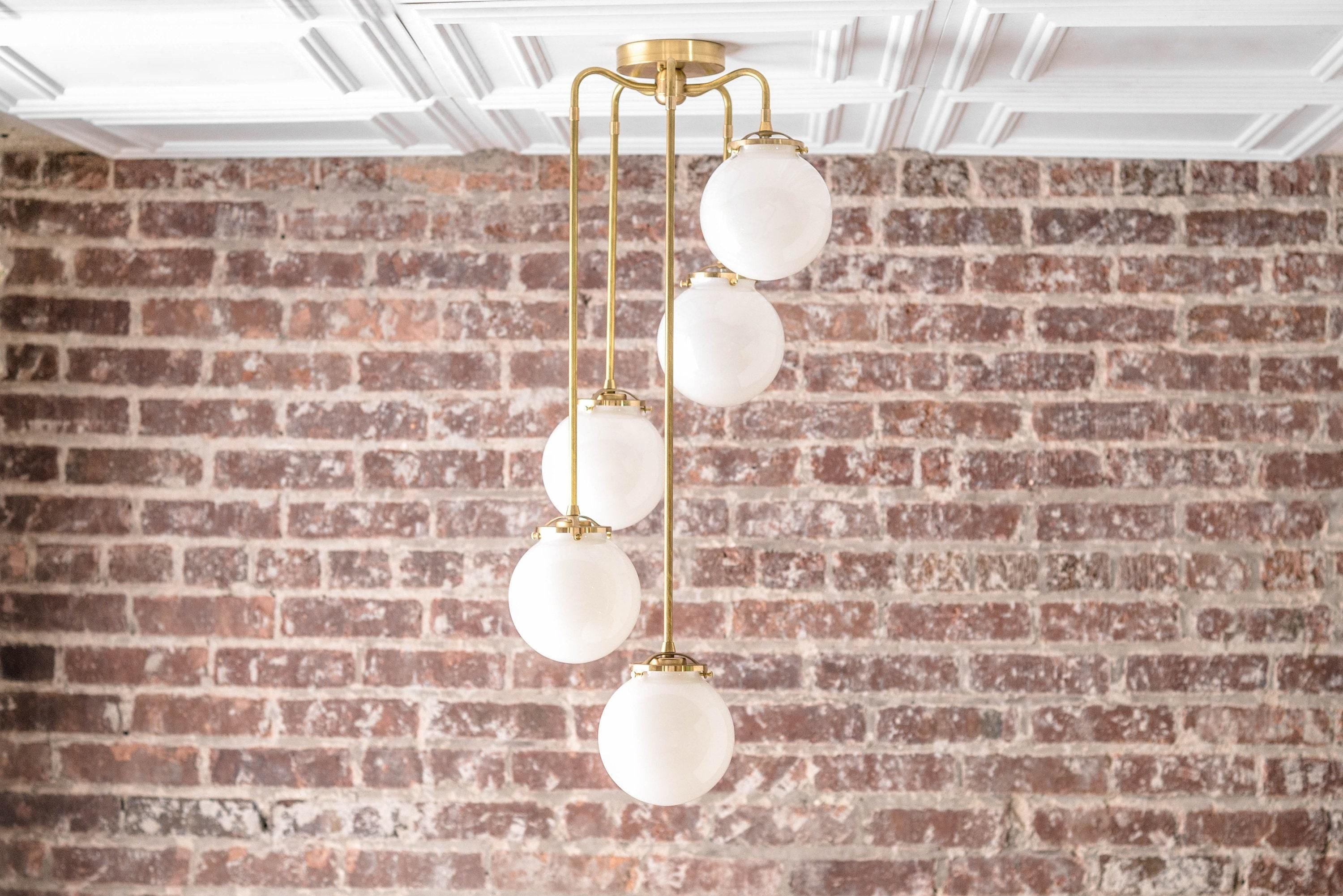 Glorica Glazen Kroonluchter met 5 Bolvormige Lampen - Vintage Hanglamp van Messing en Opaalglas HL1681