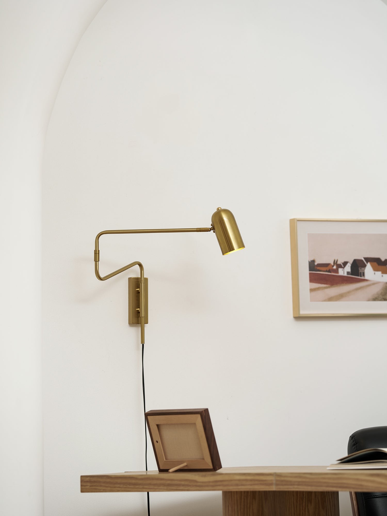 Verstelbare arm wandlamp met stekker HL2924
