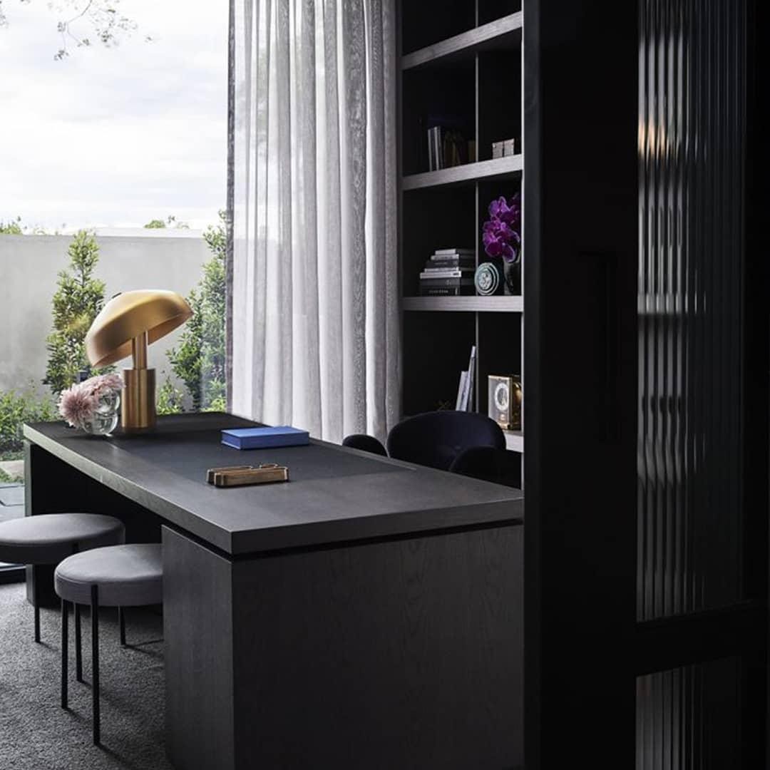 Modern minimalistisch design tafellamp met kromme kop HL652
