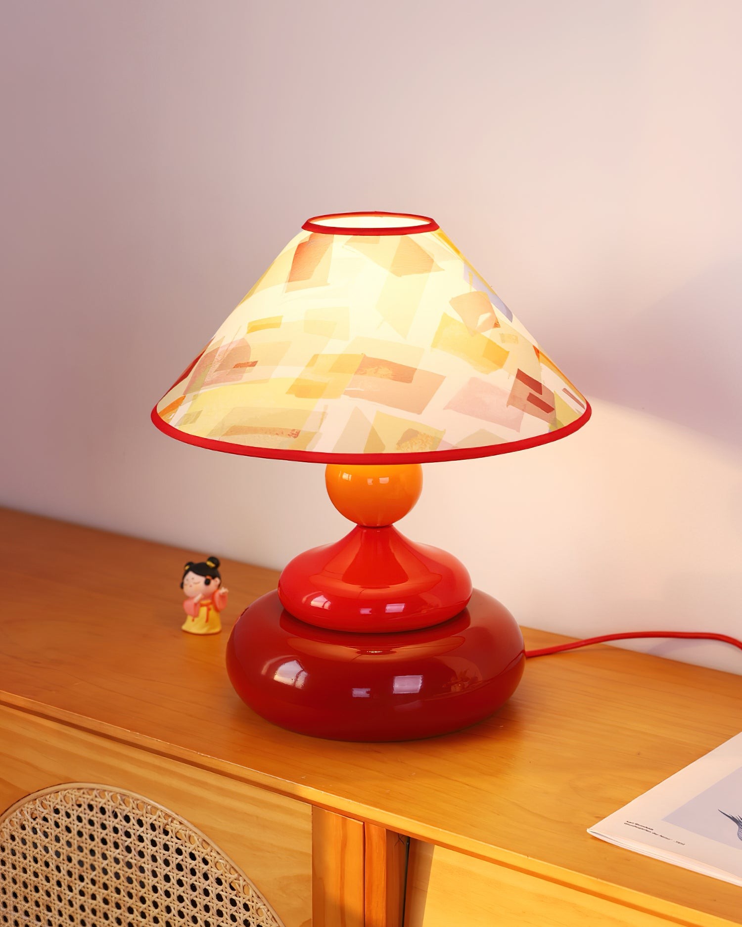 Retro decoratieve kleurrijke gestapelde tafellamp HL641