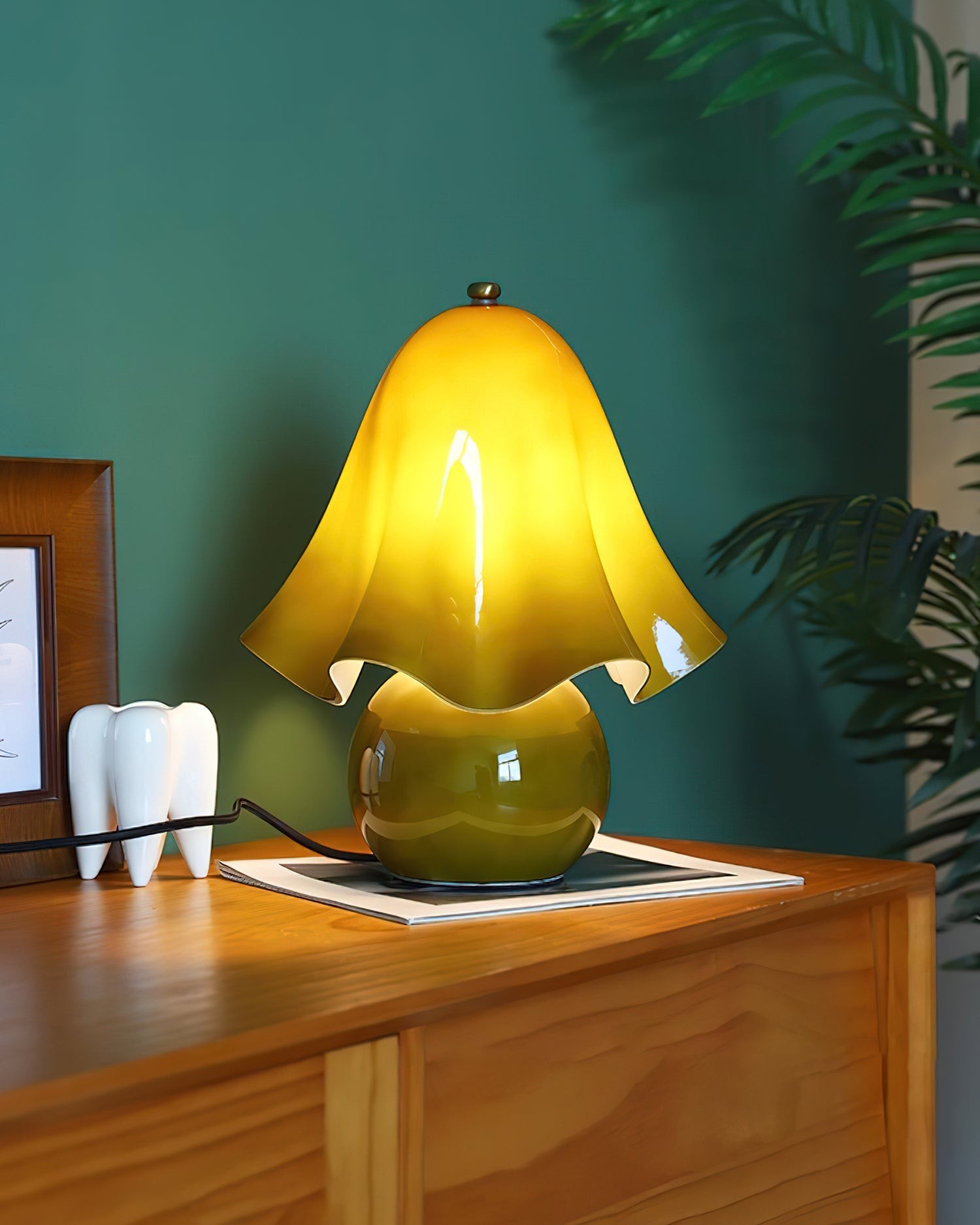 Bellina Decoratieve Tafellamp - Sculpturale Klokvormige Bloemvorm HL1644
