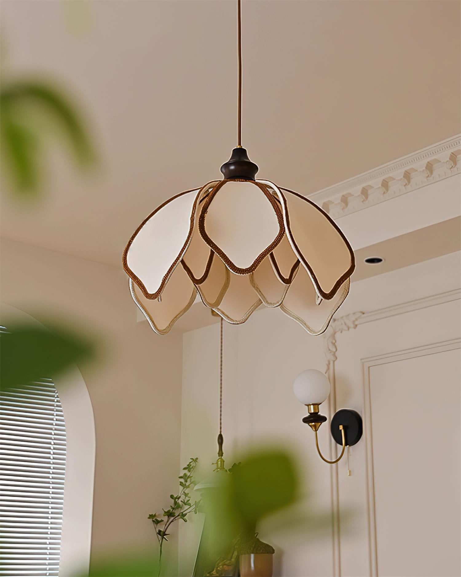 Vintage crèmekleurige bloemblaadjes hanglamp HL633