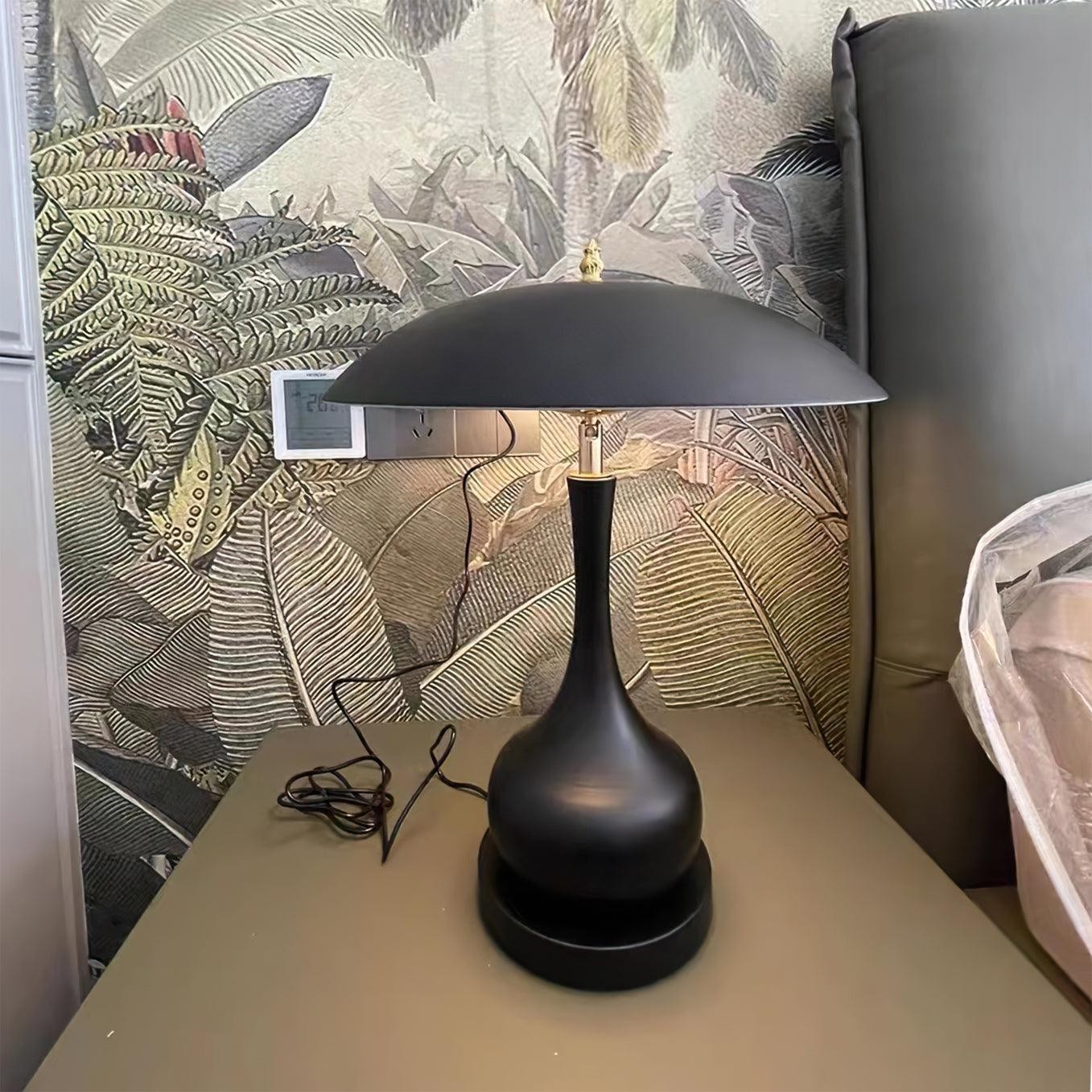 Elegante gebogen tafellamp HL367