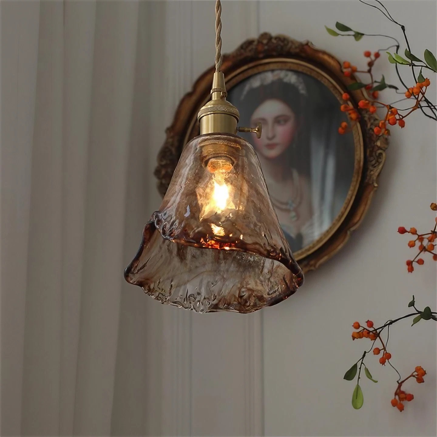 Retro handgemaakte onregelmatige amberkleurige glazen hanglamp HL64