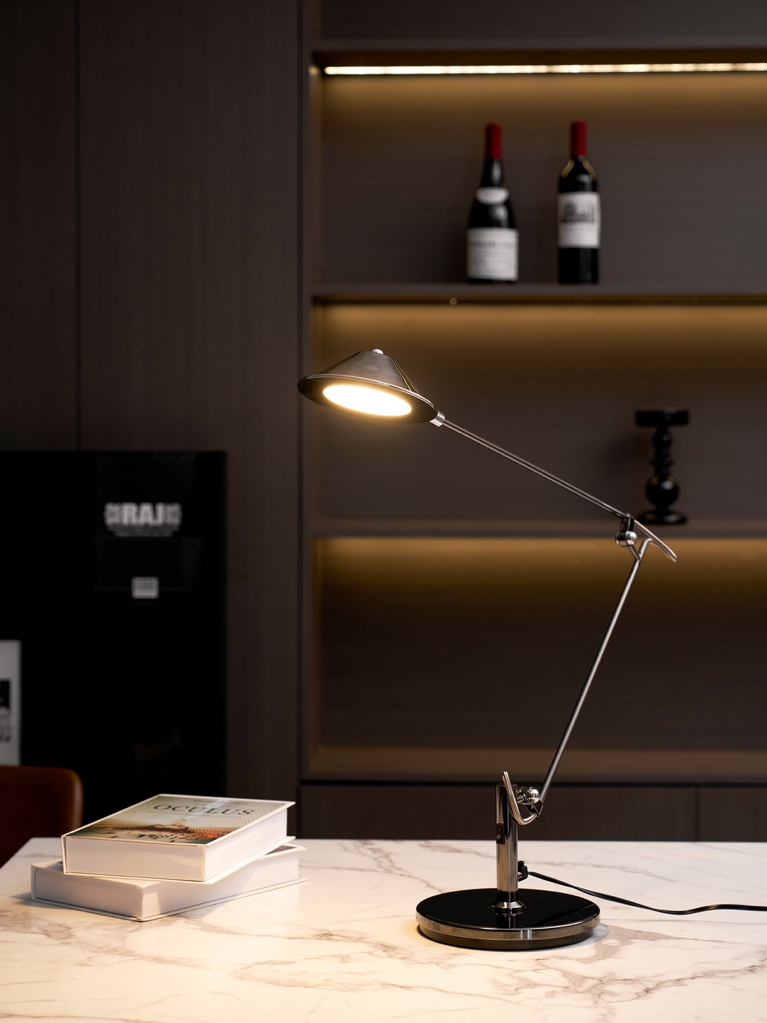Verstelbare zwarte bureaulamp HL2925