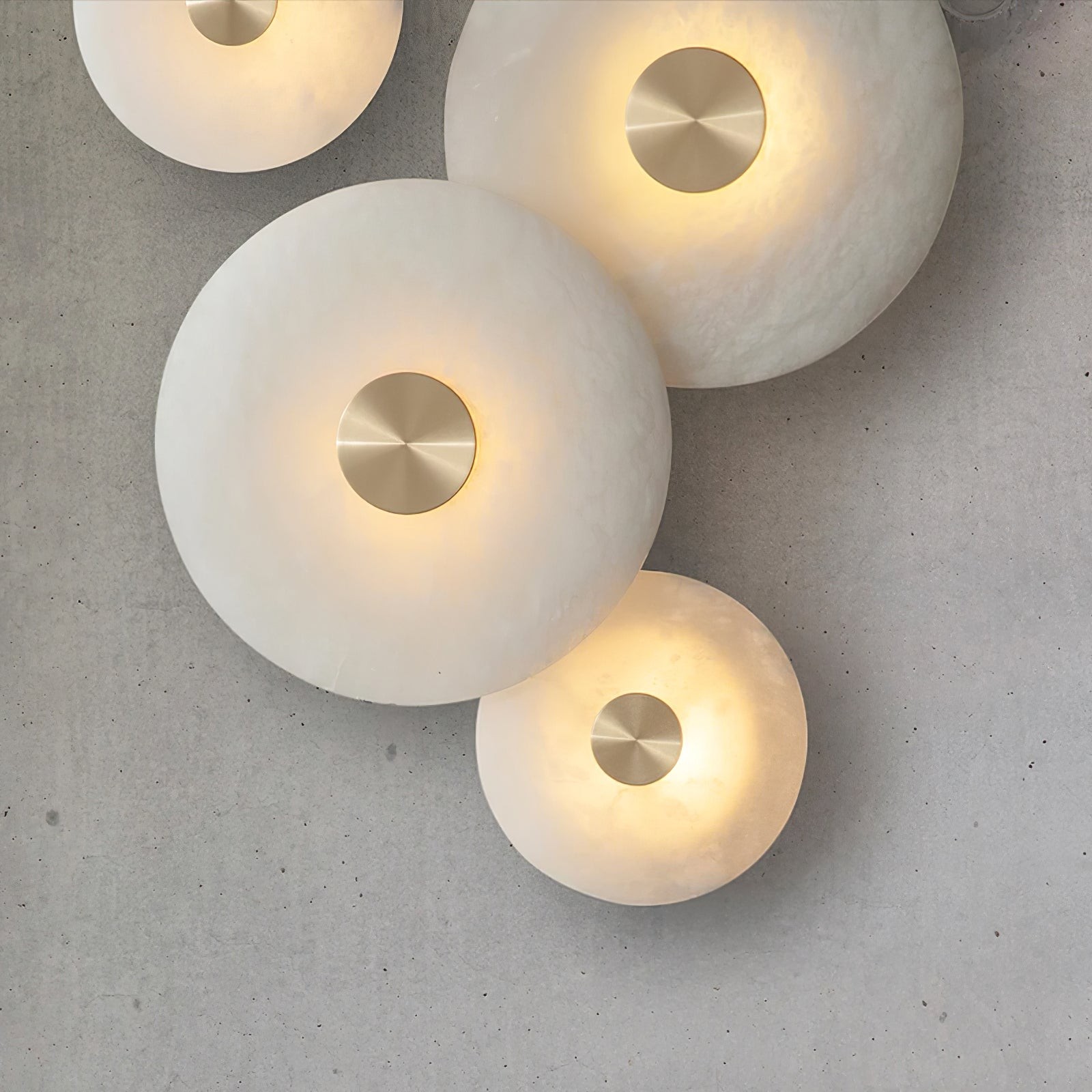Schijfvormige albasten wandlamp HL464