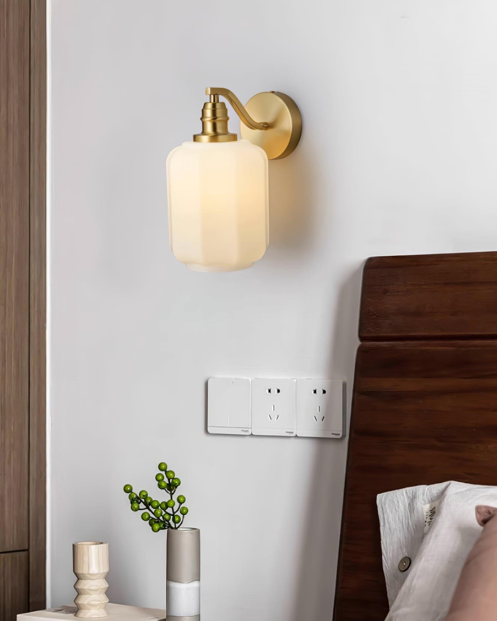 Retro wandlamp van messing en glas HL546