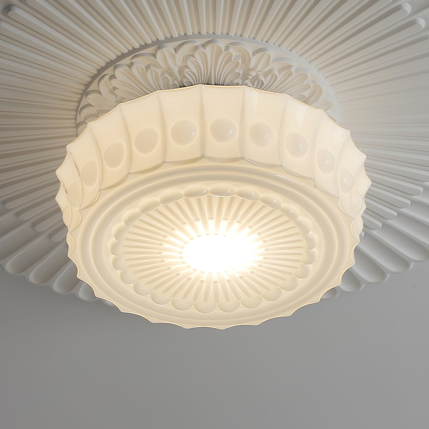 Franse vintage glazen plafondlamp in crèmestijl HL555