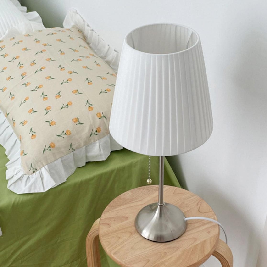 Metalen voet nachtkastje lamp HL359