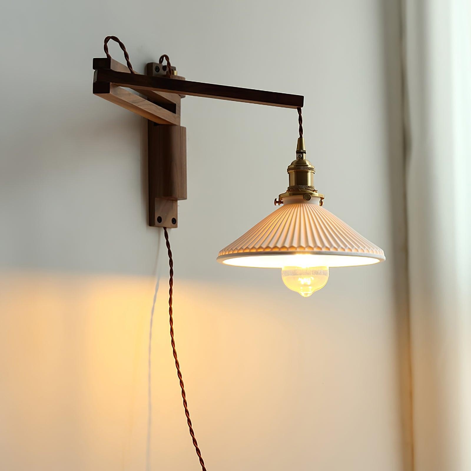 Walnoot Taps Toelopende Geribbelde Keramische Zwenkarm Wandlamp HL1077