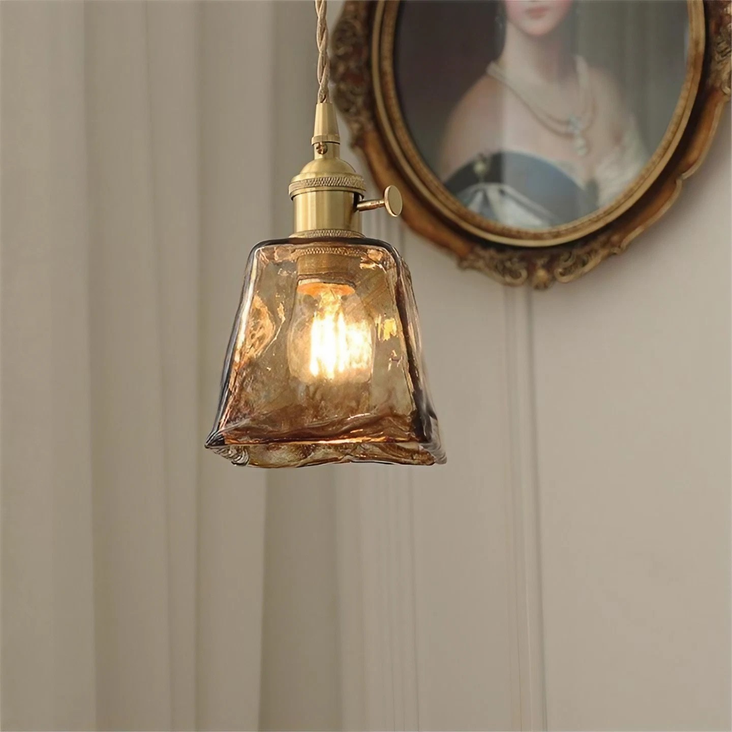 Retro handgemaakte onregelmatige amberkleurige glazen hanglamp HL64