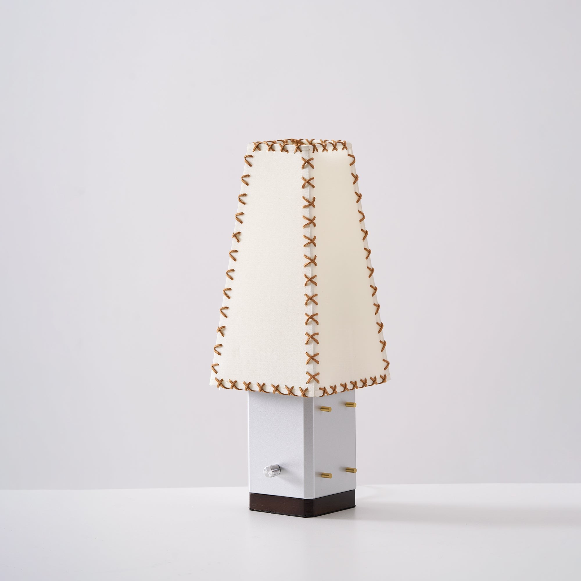 Tafellamp van perkament HL3230