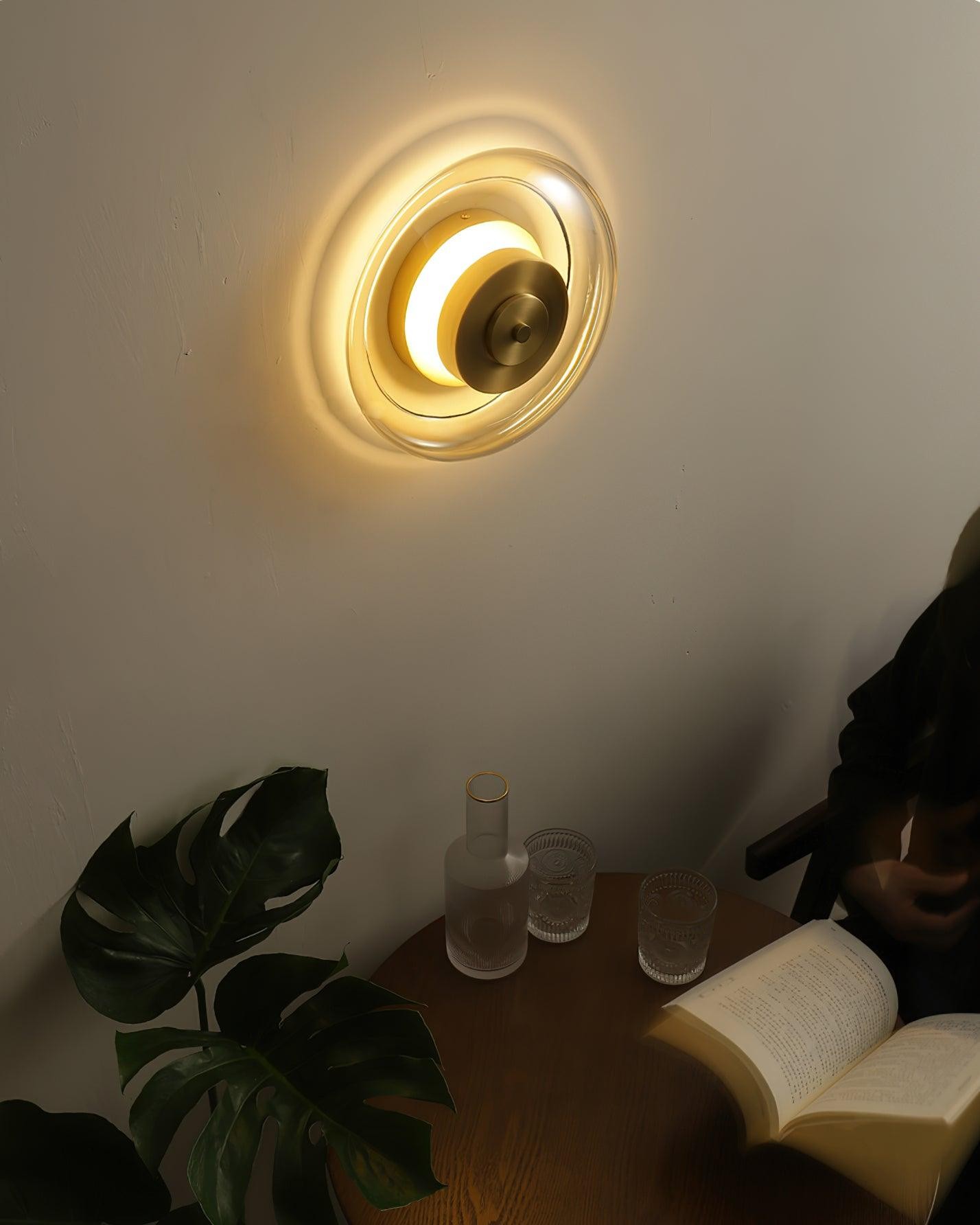 Postmoderne messing glazen wandlamp HL790