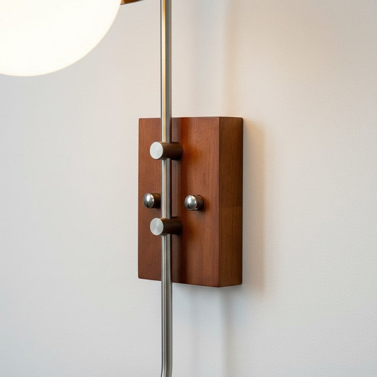Afterglow Moderne Sunset Wandlamp - Ontwerp met dubbele glazen kap en voet met houtstructuur HL2363