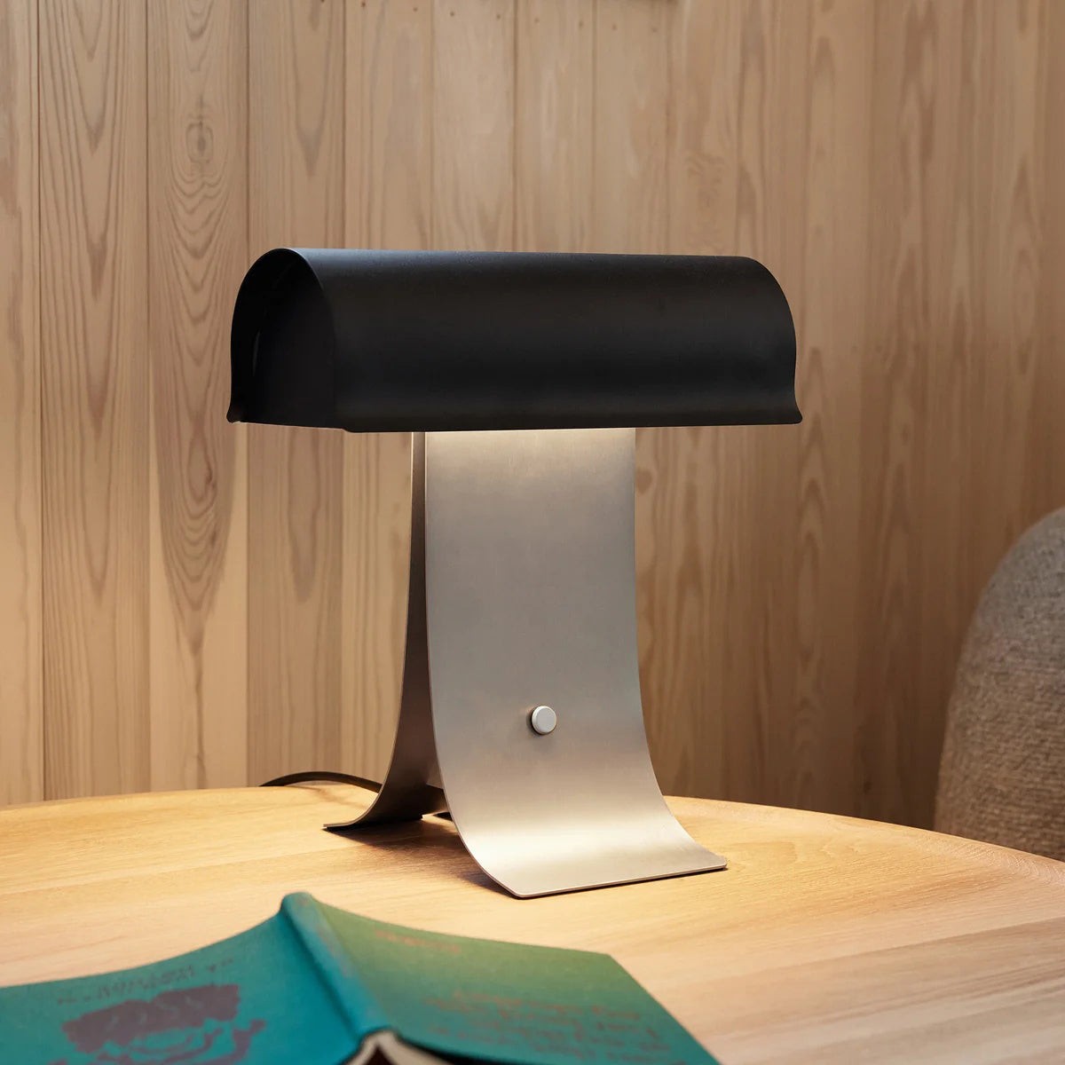Archief tafellamp HL3251