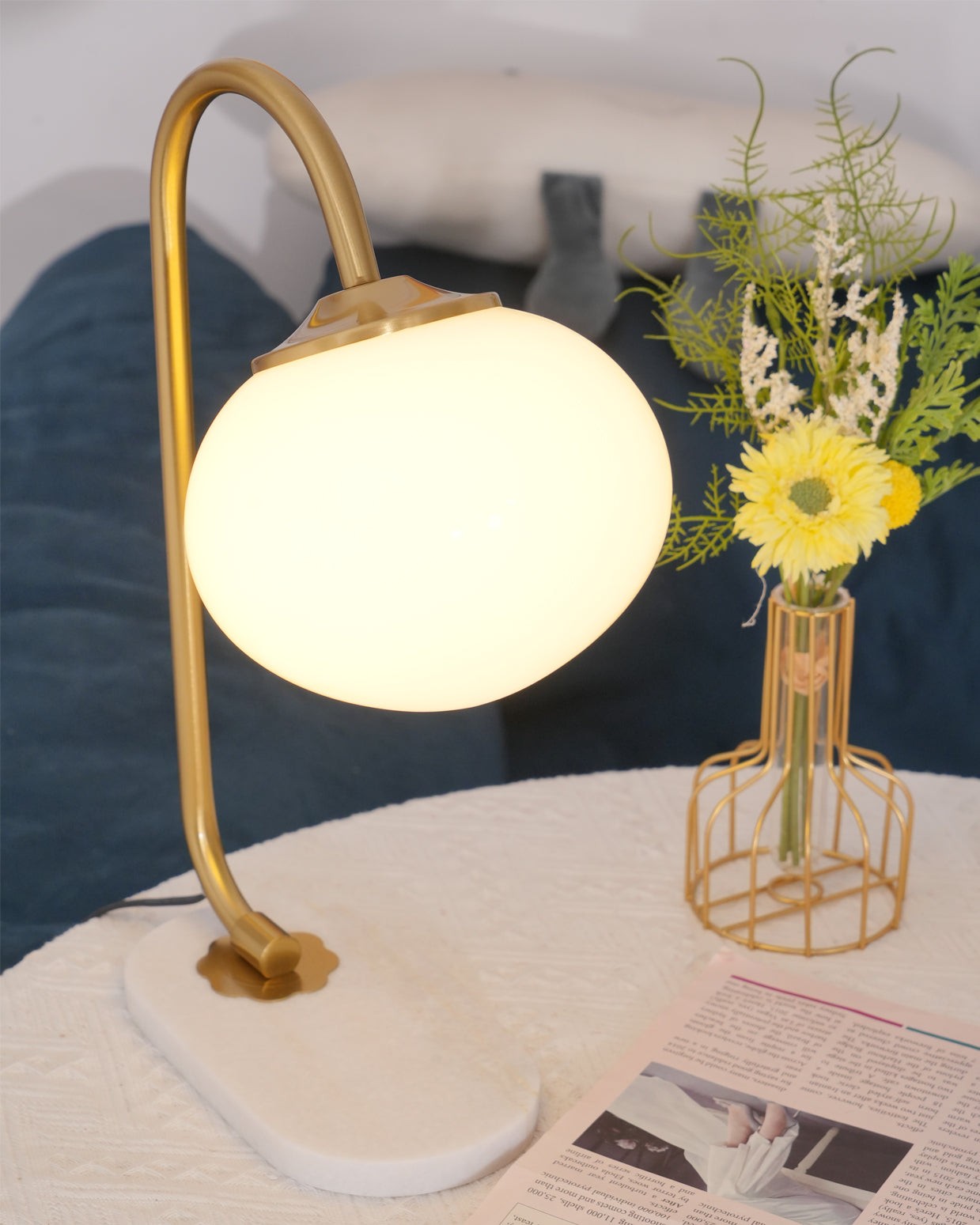 Scandinavische crèmekleurige bal tafellamp voor woonkamer HL597