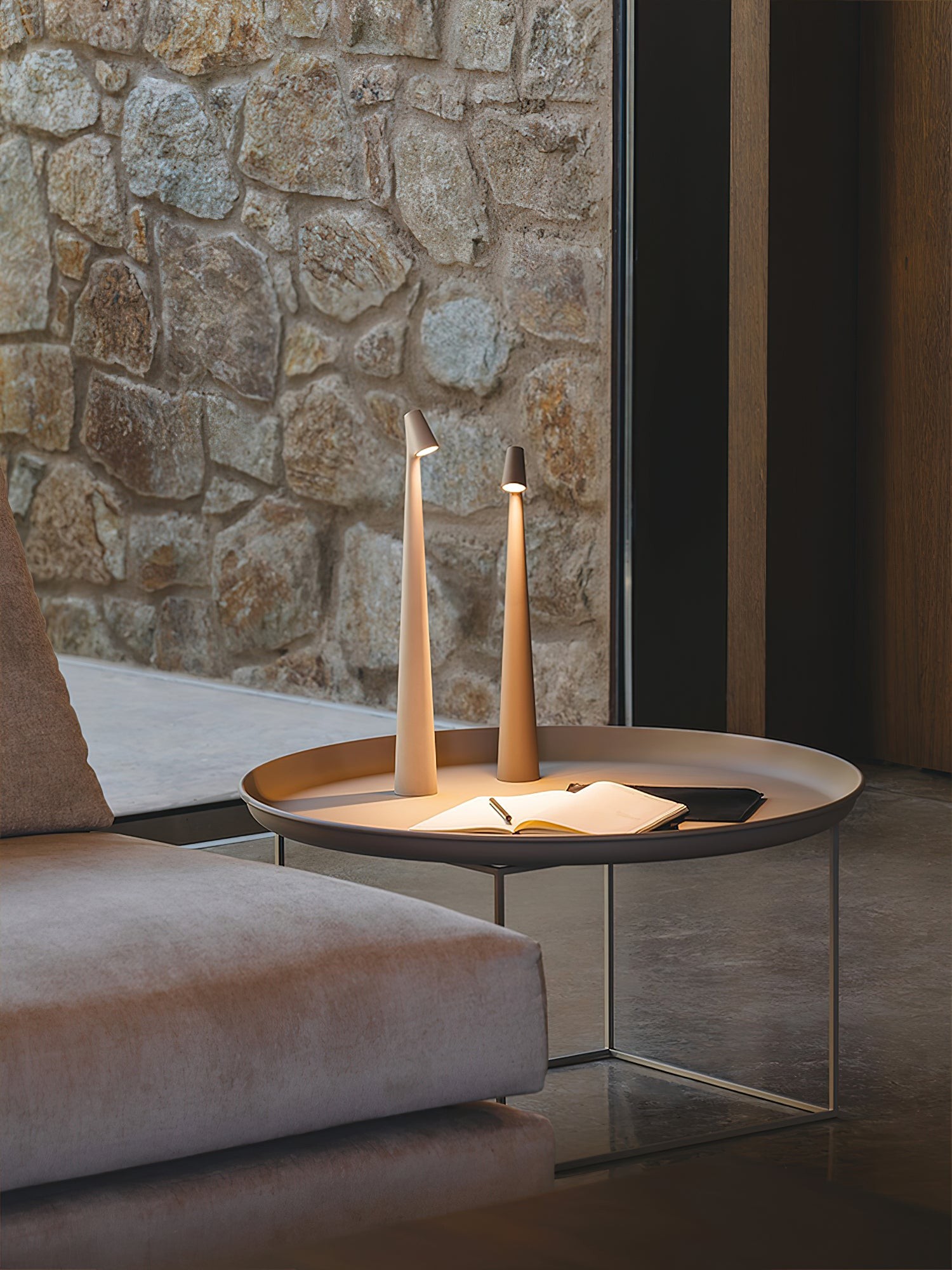 Creatieve hoge draagbare tafellamp HL343