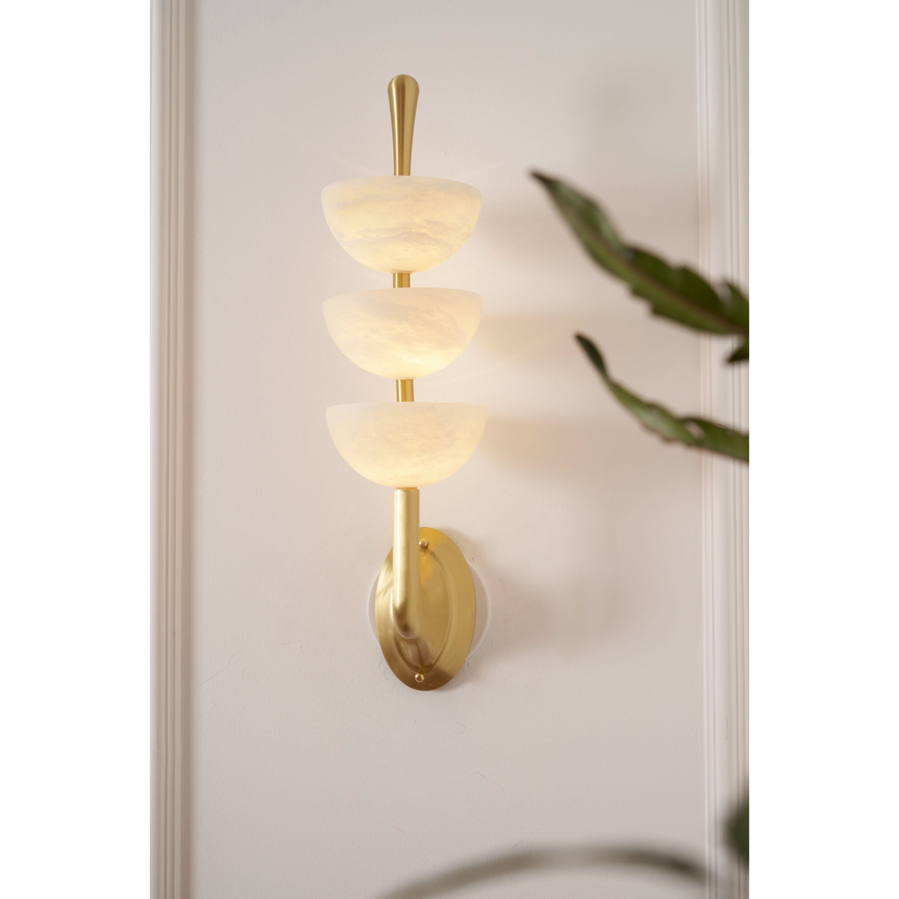 Drievoudige albasten wandlamp HL3118