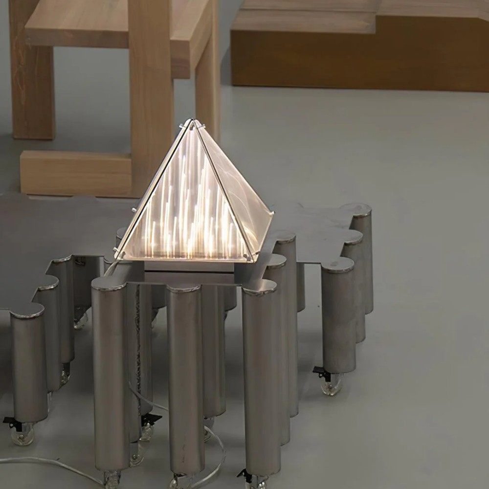 Getextureerde Glazen Piramide Tafellamp HL270