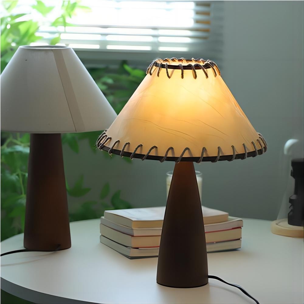 Retro houten tafellamp van imitatieschapenvachtlinnen HL222
