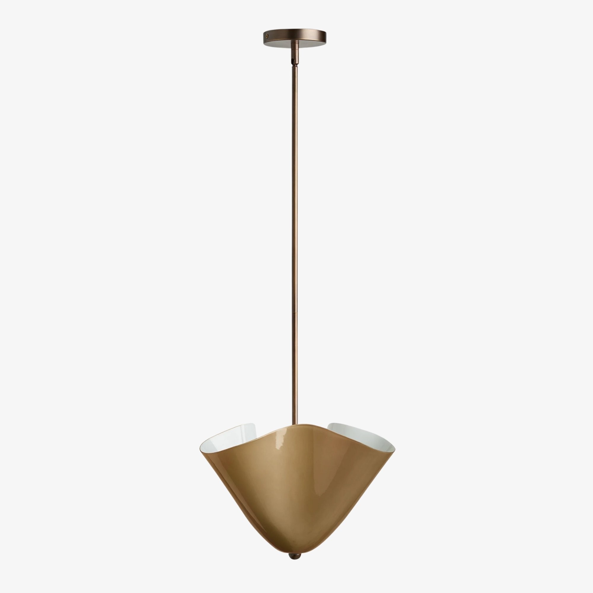 Bellina Radner hanglamp – gekleurde glazen kap met messing details voor moderne ruimtes HL1640