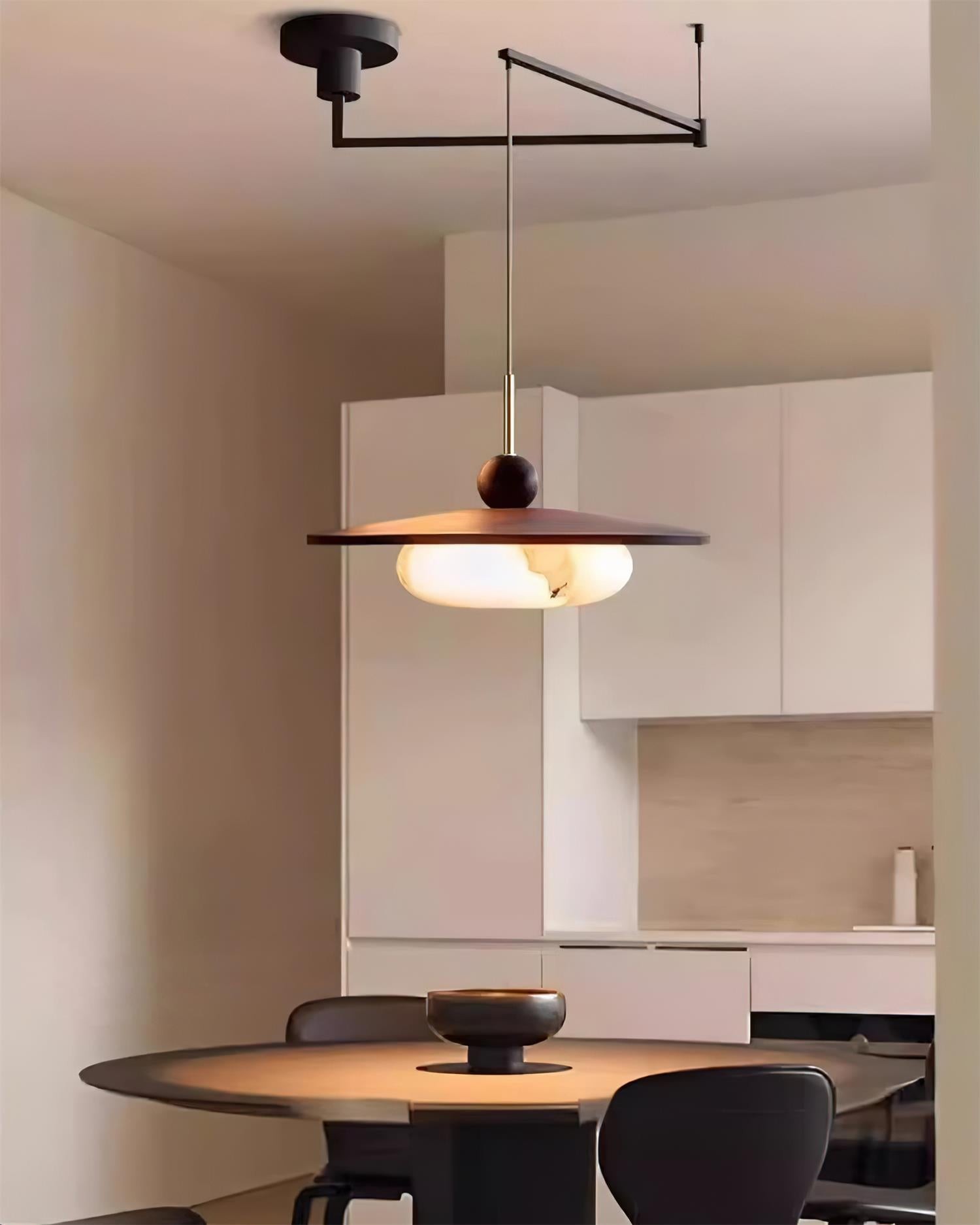 Moderne hanglamp met houten schijf en zwenkarm HL1057