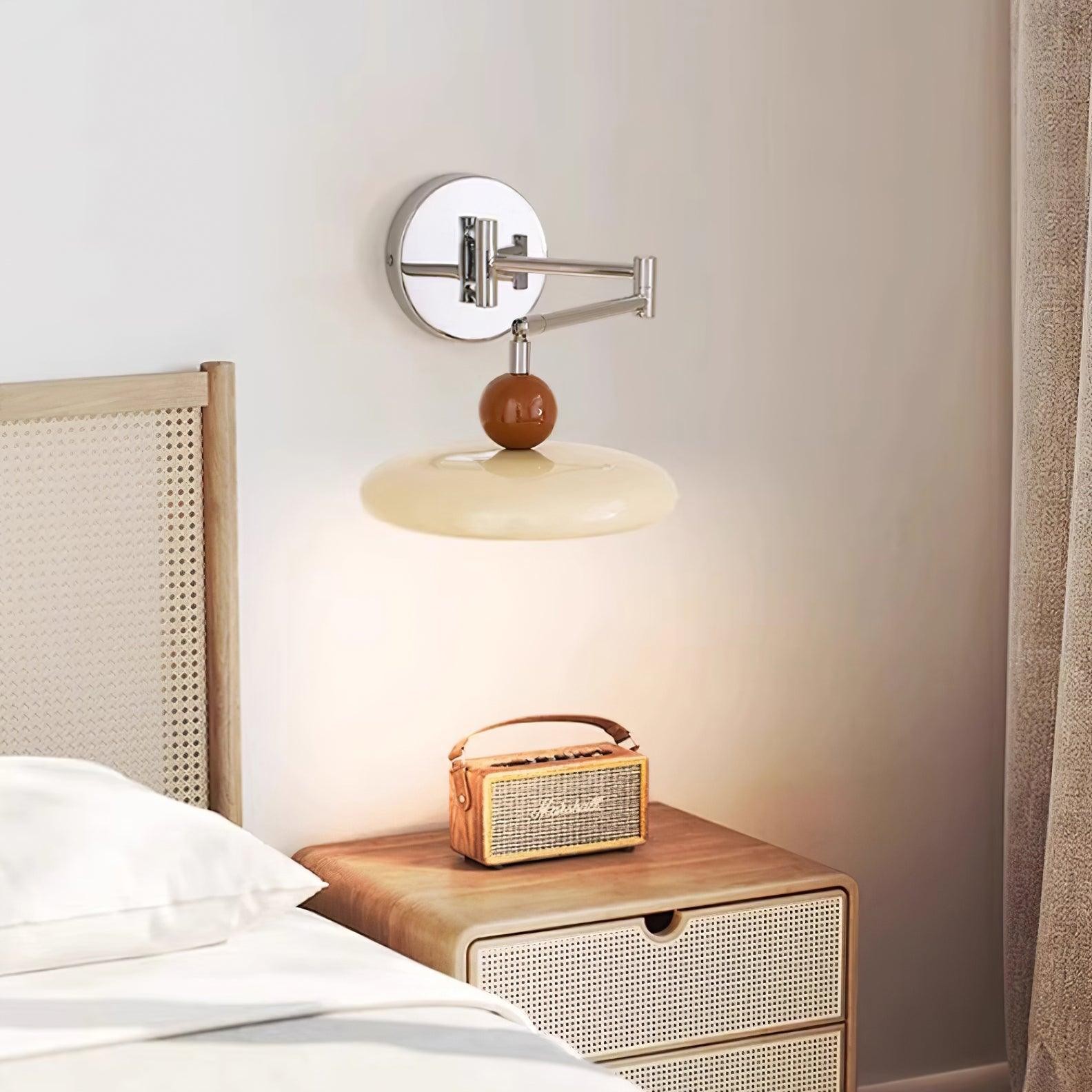Crèmekleurige verstelbare zwenkarm schijf leeswandlamp HL606