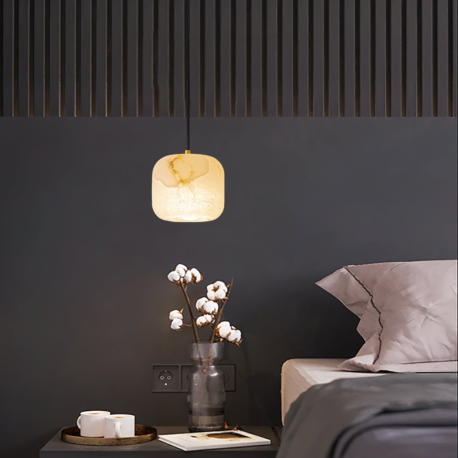 Alabaster hanglamp voor naast het bed HL2976