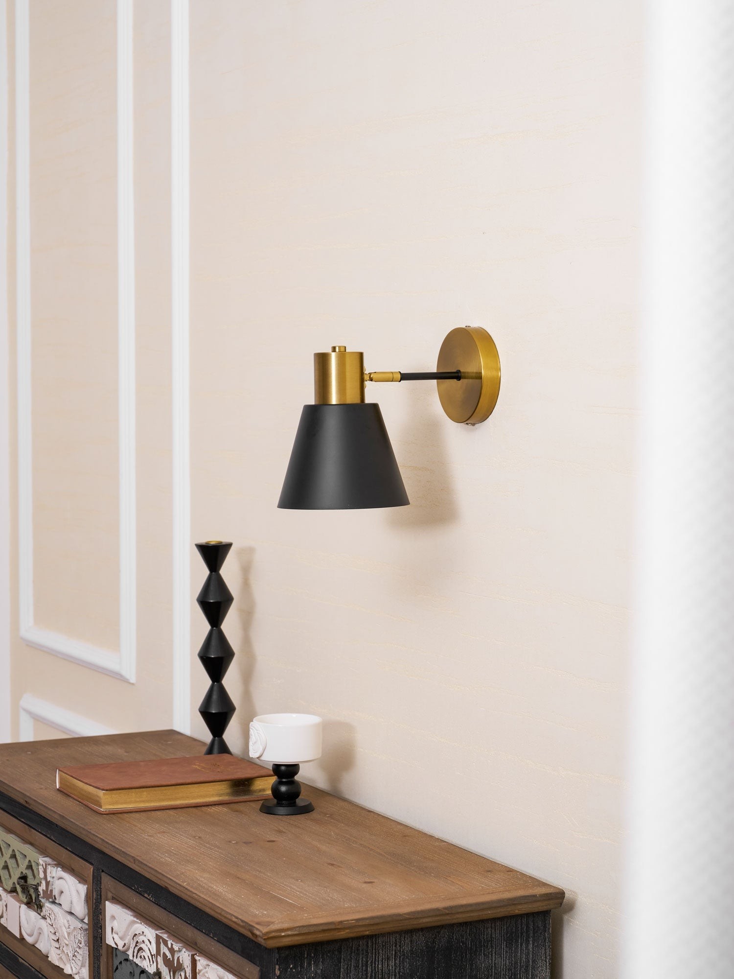 Verstelbare wandlamp met arm HL2926